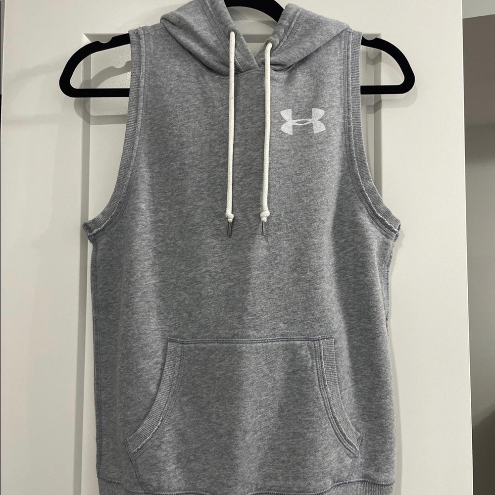 SOLD - RARE XS Under Armour Sleeveless Sweatshirt